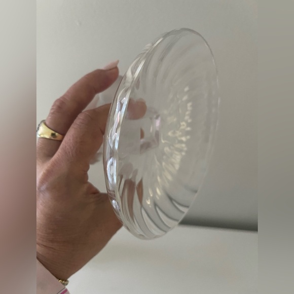 Lalique Crystal Pedestal Bowl with Bird Design 5 1/2” across x 3 3/8” T - Picture 7 of 16